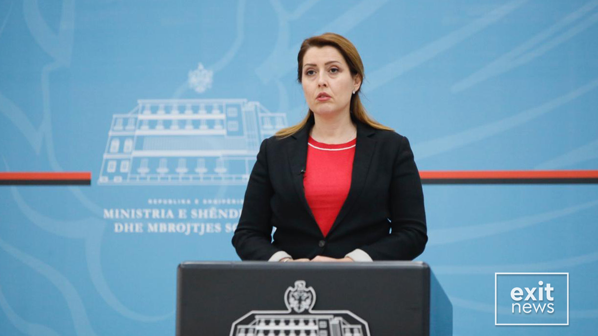 Shqipëria pezullon fluturimet me Britaninë e Madhe, 14 ditë karantinë për ata që vijnë nga ky vend