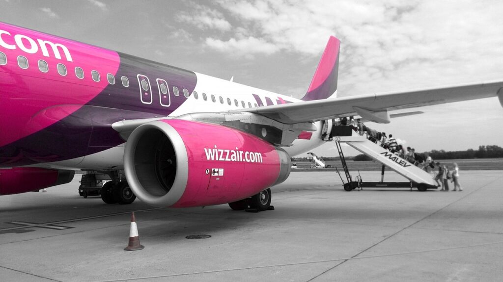 Wizz Air airplane. Image by Sándor B from Pixabay